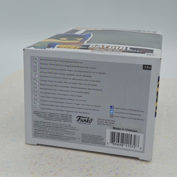 Funko POP! Batman The Animated Series Batgirl #154 Vinyl Figure - Picture 6 of 7